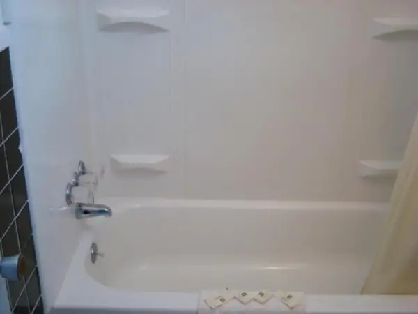 Gray Plaza Motel 4
